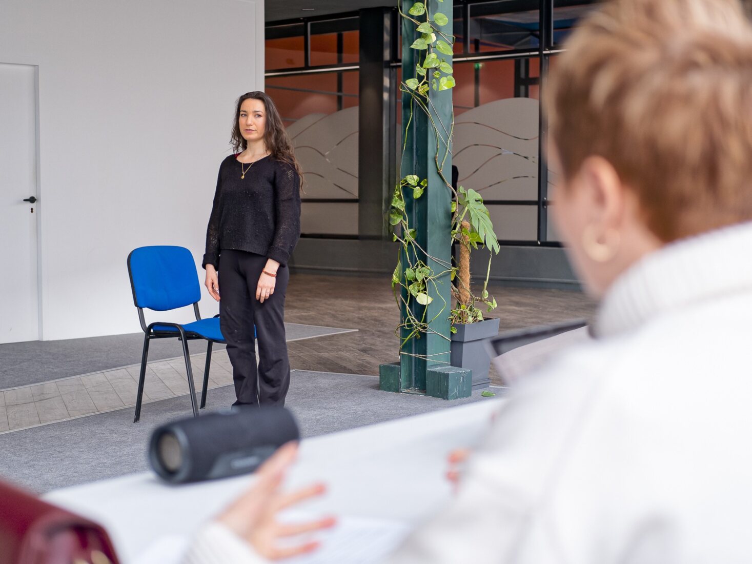 Une élève travaille son interprétation pendant un accompagnement à l’Académie Virtuose